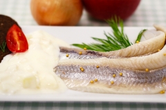 Heringsfilets in Sahnetunke